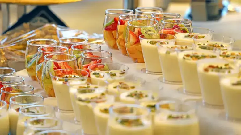mini-dessert-cup-buffet-table